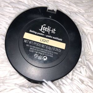 Kat Von D Blotting Powder